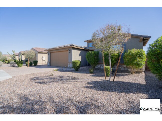 Photo - Elegant 4/3.5 Glendale House with Fire Pit &amp; Patio!