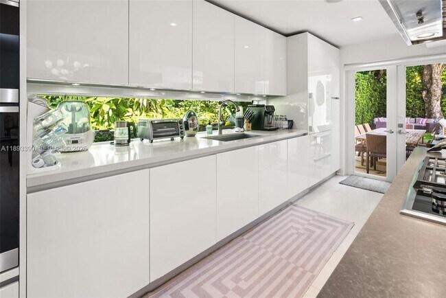 Photo - 5815 N Bay Rd