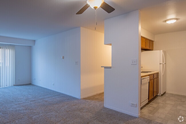 2BR, 1.5BA - 1000SF