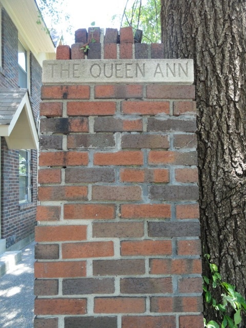 Photo - 219 E Ormsby Ave