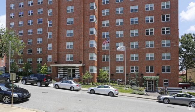 Photo - Plaza Club City Apartments