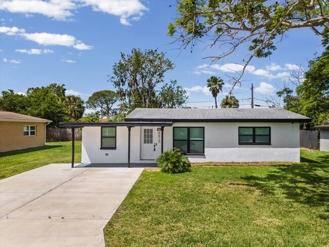 Building Photo - 6615 Del Prado Terrace