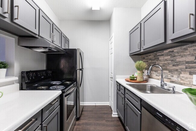 1HAB, 1BA - 475SF - The Quinn at Westchase