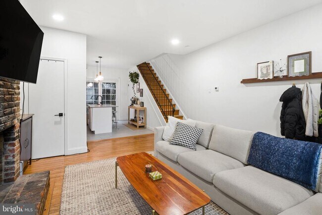 Photo - 1704 Naudain St