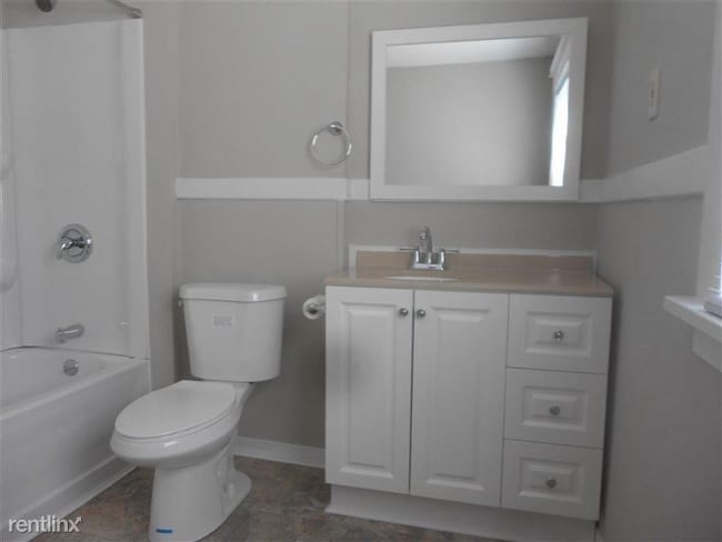 Photo - 32 Fuller Ave SE