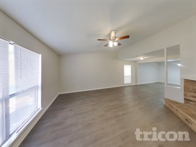 Photo - 2106 Newbury Dr