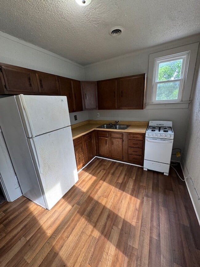 Photo - 818-820 Walnut St Unit 818 1/2 Walnut St.