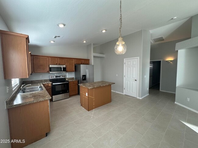 Photo - 1115 E Elm Rd