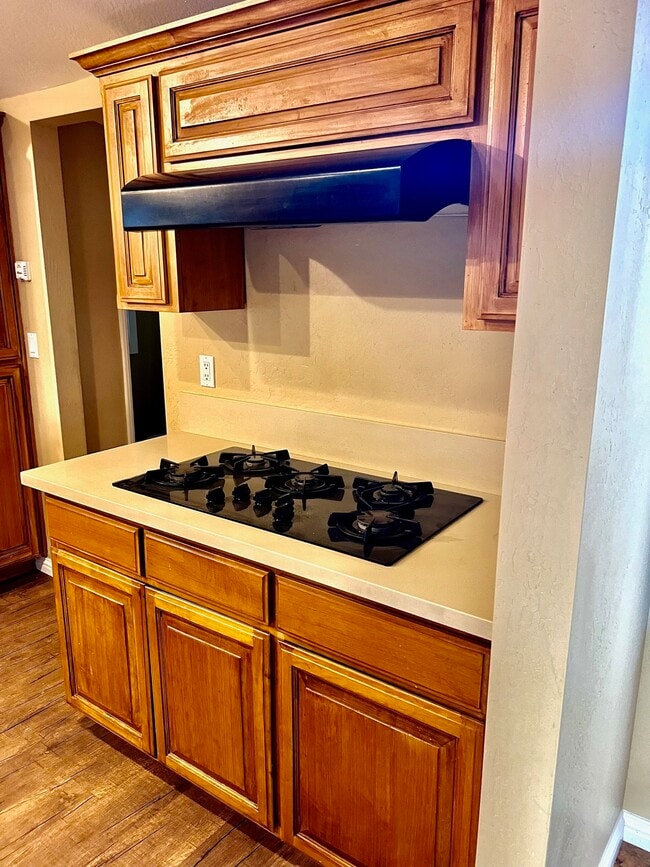 Photo - 48823 100th St E