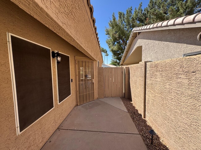 Photo - 24 S Willow Creek St