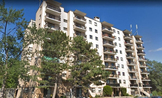 Building Photo - 3121 Kirwin Ave