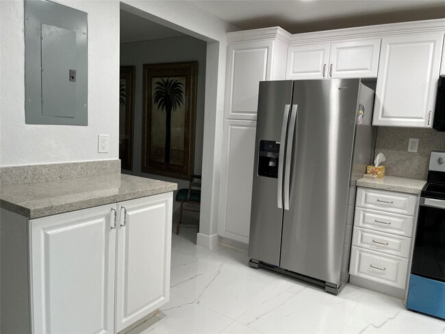 Photo - 9420 S Hollybrook Lake Dr Unit 102