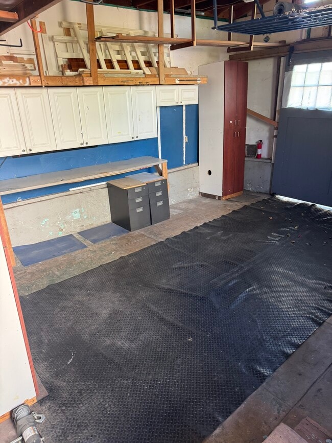 garage - 1360 Granada Ave