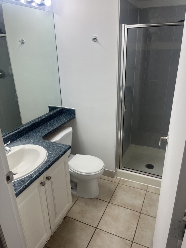 Photo - 1278 Granville St