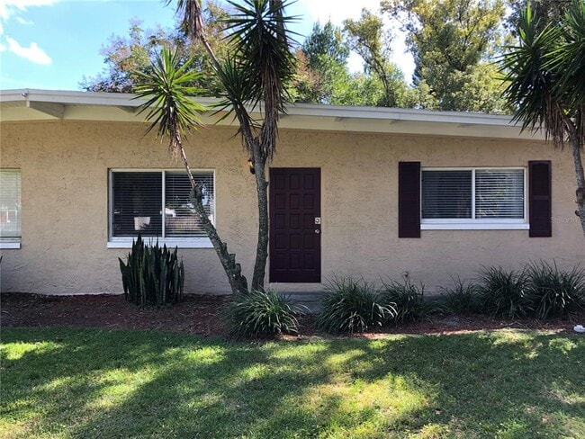 Building Photo - 3 Lotus Lake Dr