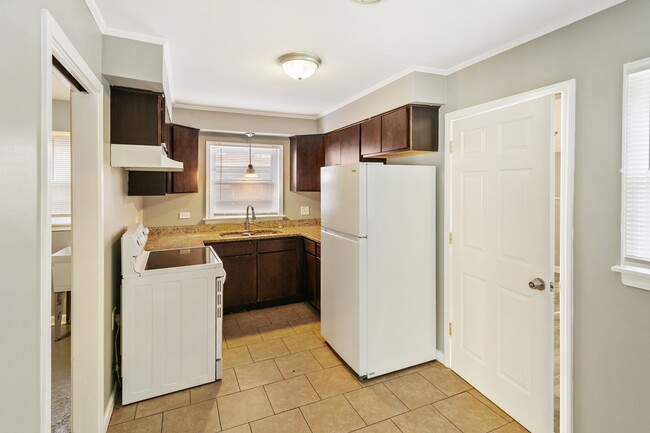 Photo - 17306 Holmes Ave