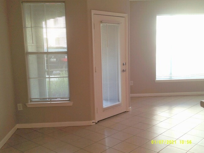 Photo - 8290 Gate Pkwy W