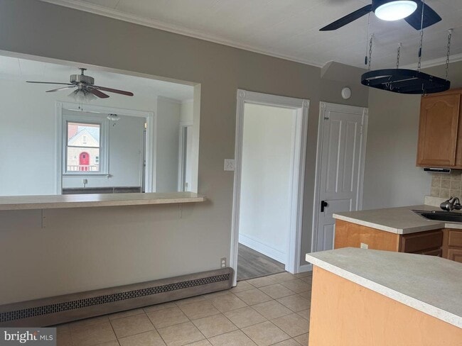 Photo - 242 E Broad St