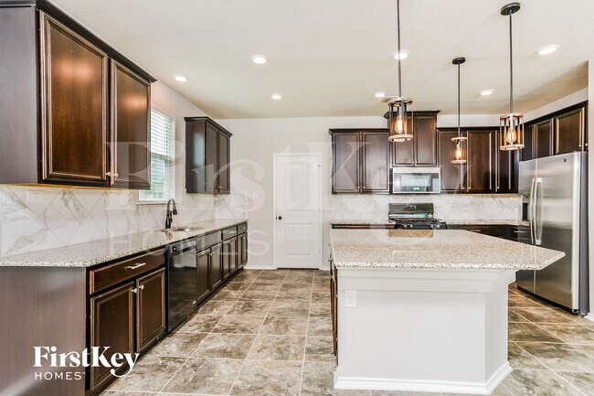 Photo - 15302 Cascade Point