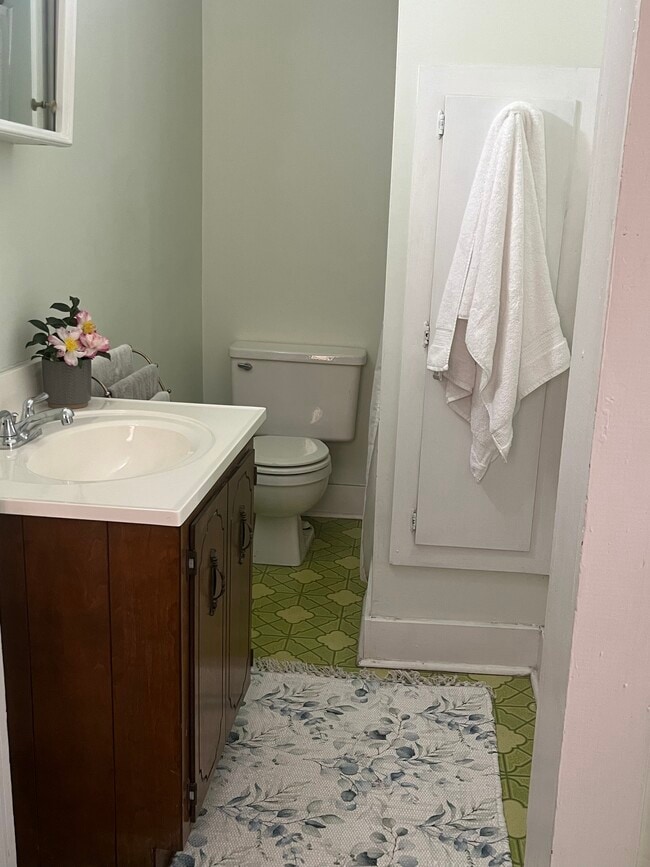 Photo - 1209 Johns Rd