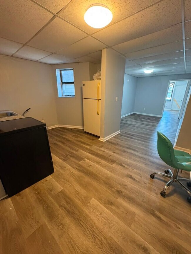 Building Photo - 138 Orchard St Unit 1