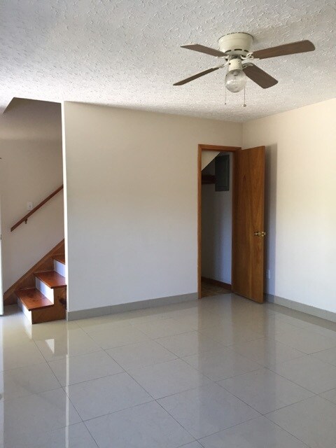 660 College St Unit 12B