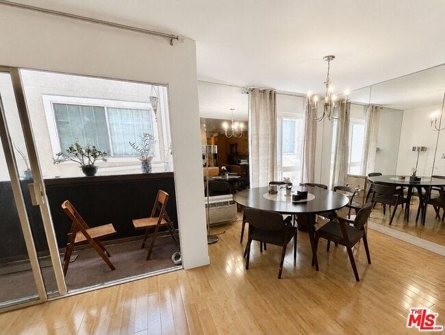 117 S Doheny Dr Unit 206