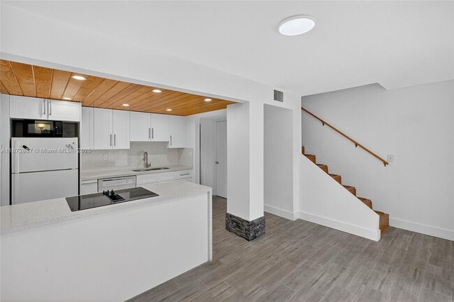 Building Photo - 6667 Miller Dr Unit 13 Rental
