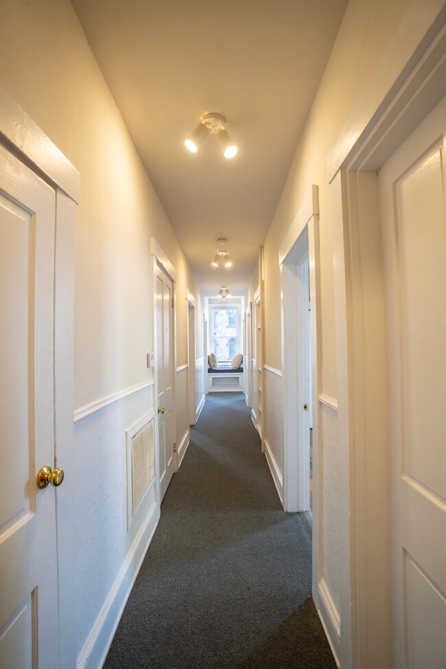 Photo - 137 W 9th St Unit 1