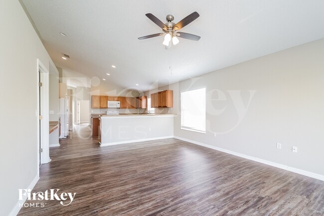 Photo - 984 Alsace Dr