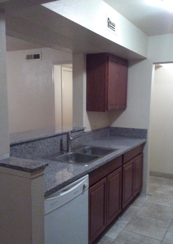 Photo - 2925 Winkler Ave