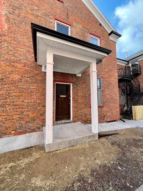 Photo - 634 Beaver St Unit Front