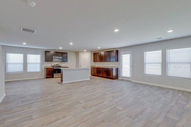 Photo - Free Rent Special with approved credit! S... Casa