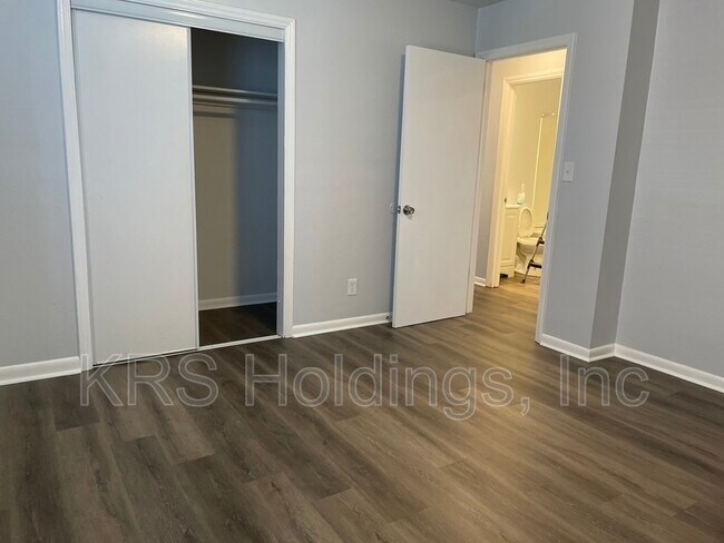 Photo - 421 E Little Creek Rd Unit 3