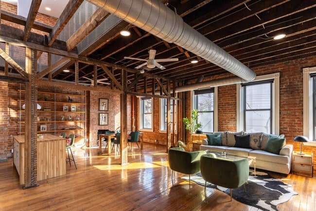 100 E 13th St Unit SI FL2-ID1056089P