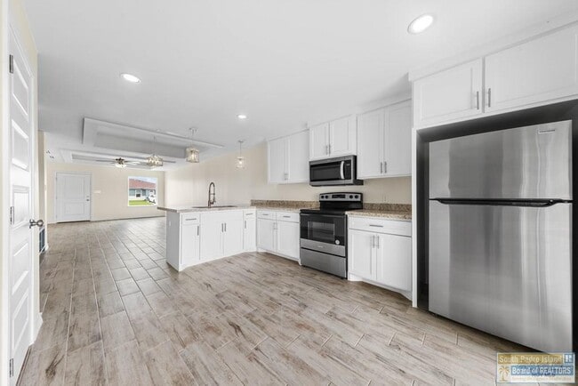 Photo - 690 Seminole Ln