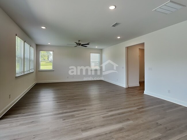 Photo - 1128 Livengood Wy