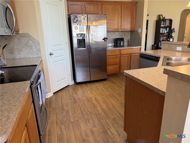 Photo - 1126 Neuberry Cliffe