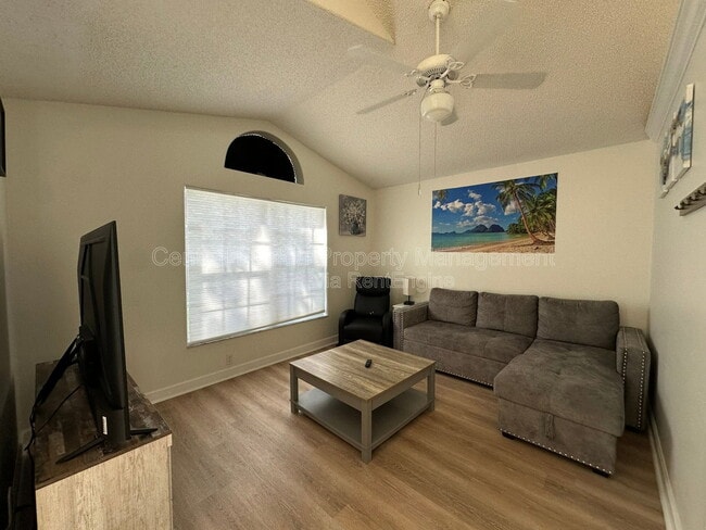 Photo - 1009 Lake Davenport Blvd