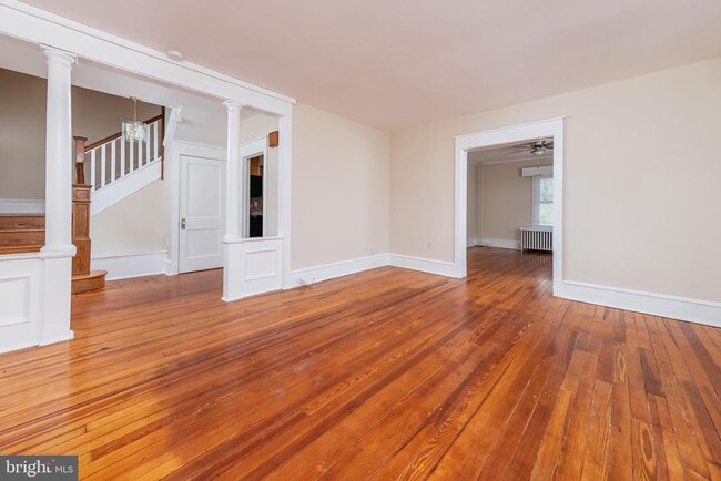 Photo - 512 Broadway