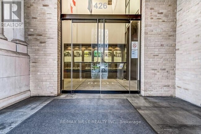 Photo - 426 University Ave Unité 2210