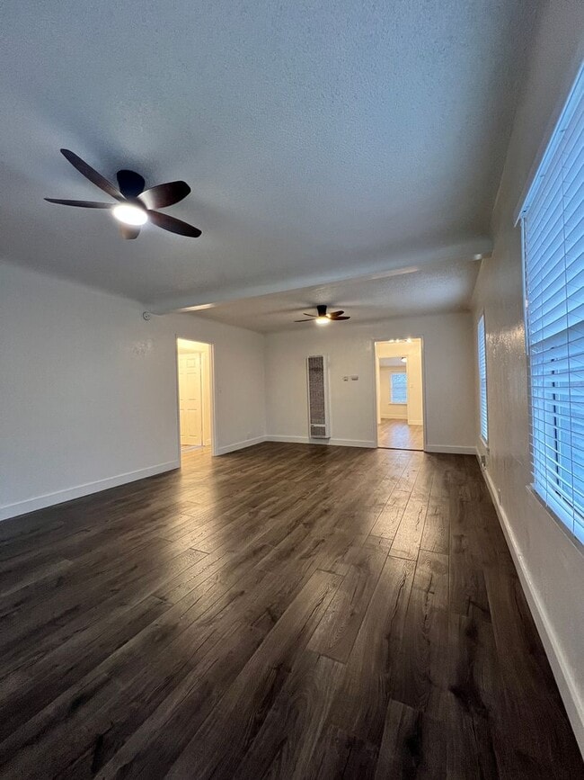 Photo - Coombs Unit 232 Coombs