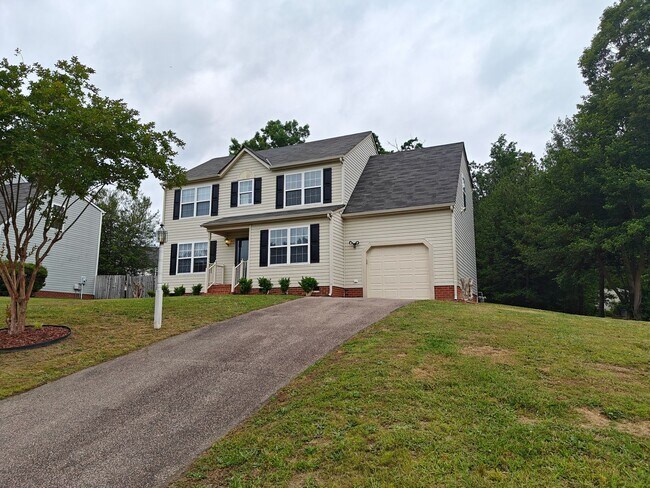 4 bedroom home with garage - 4 bedroom home with garage