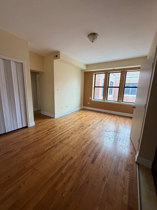 7908 S Langley Ave Unit 201