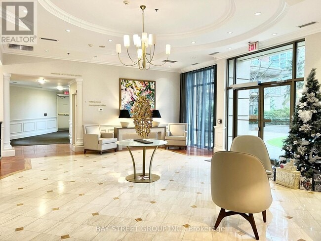 Photo - 55 Harrison Garden Blvd Unité 401