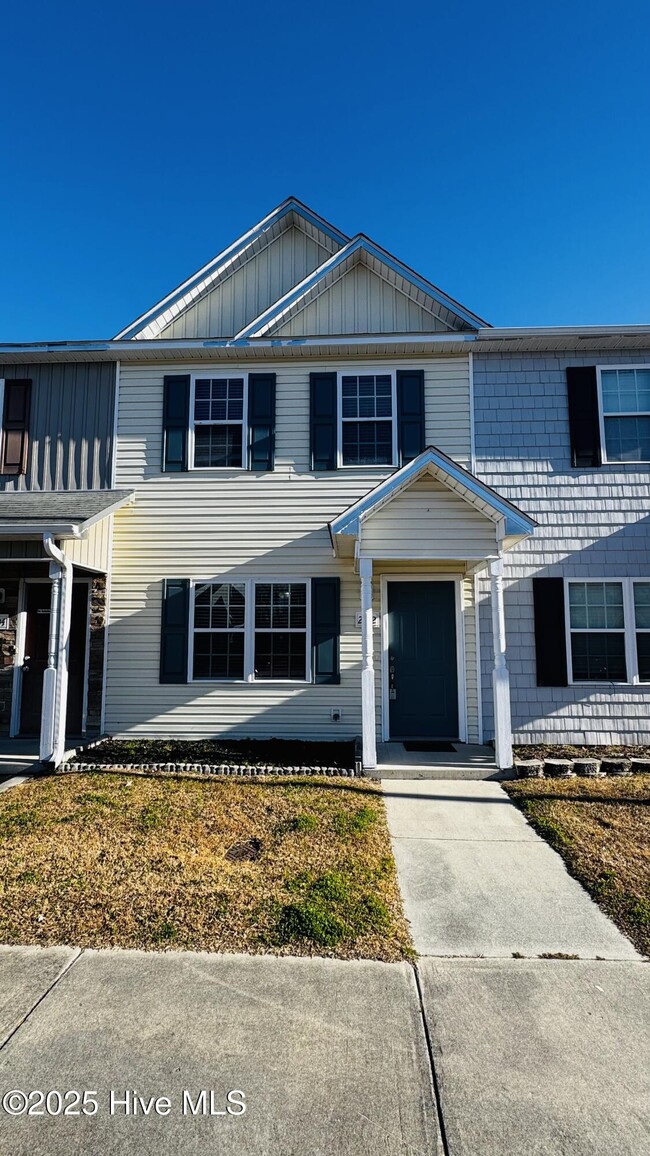 Photo - 2002 Grandeur Ave Townhome