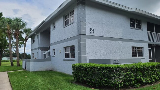 Building Photo - 454 Fairways Cir Unit B102