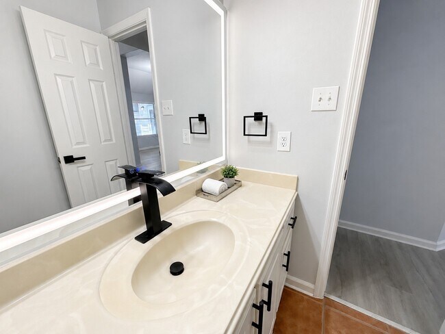 Photo - 22 Cypress Bayou Ct