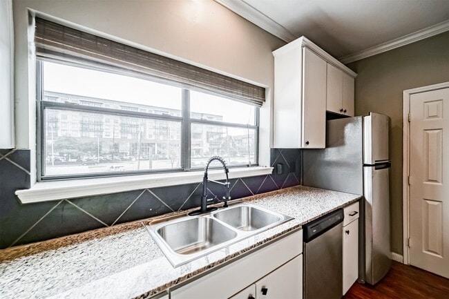 Photo - 17 Waugh Dr