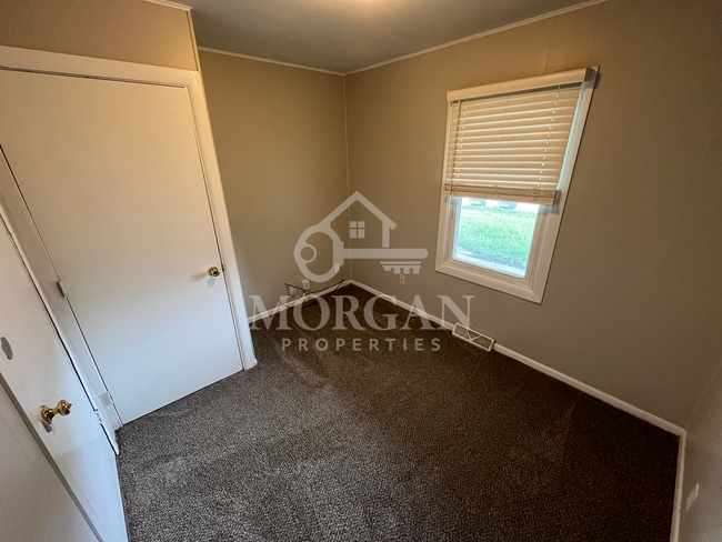 307 Crestview Ct